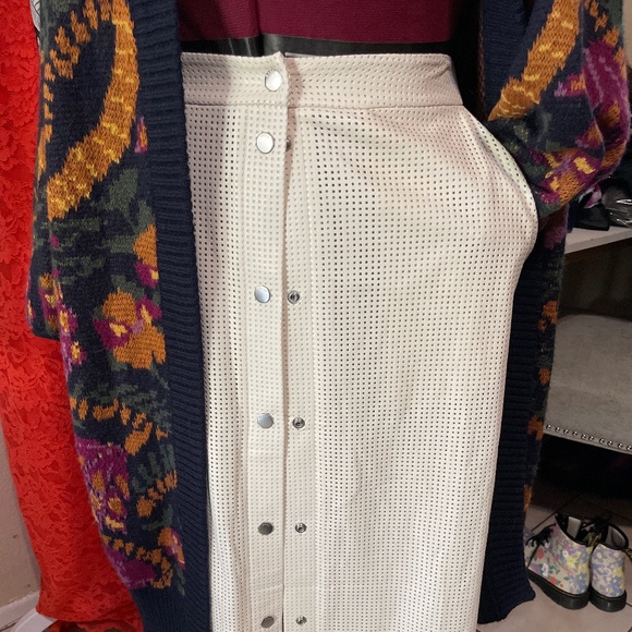 Hugo Boss leather skirt - Picture 7 of 14